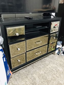 Tv dresser, mirrored some scratches can be touched up