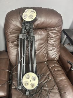 2 Pro Studio Lamps And Tripods