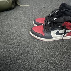 Black Toe Jordan 1