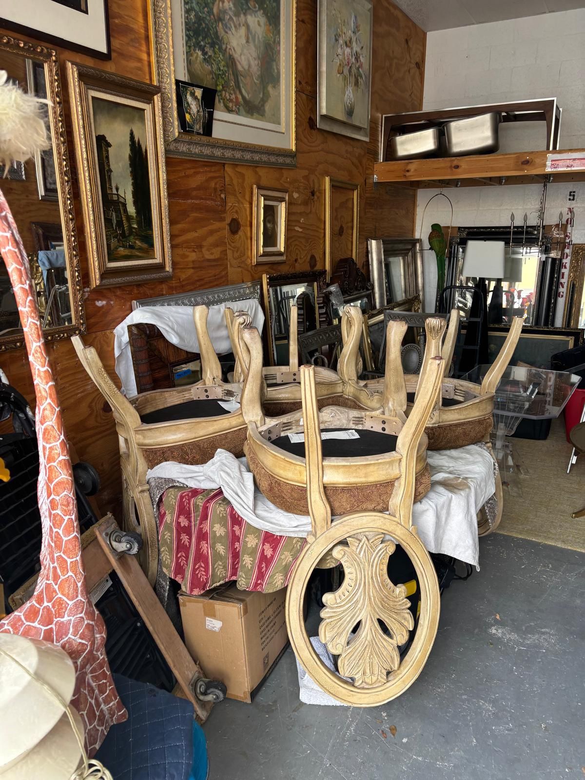 Selling entire contents of storage unit. Selling too many items to list. Mirrors, lamps, artwork come see! Oakland Park.