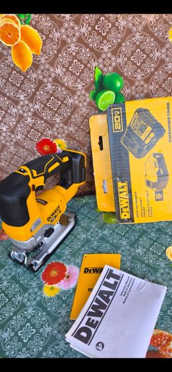 DEWALT
20V MAX XR Cordless Brushless Jigsaw kit