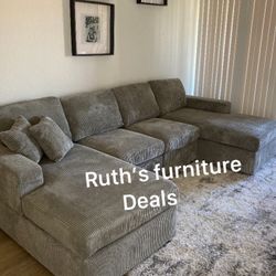 Beautiful 2-Pc Sectional Sofa Set 