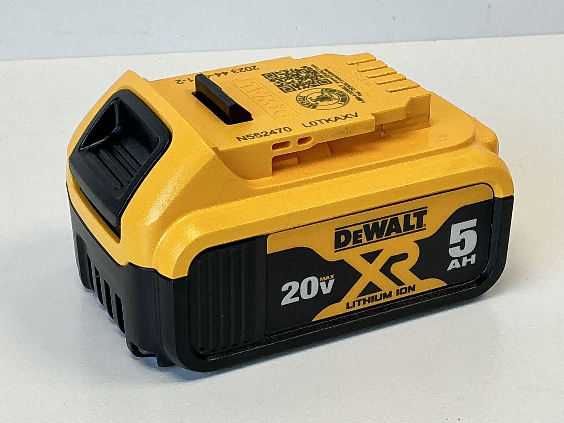 DEWALT 20V MAX XR Premium Lithium-Ion 5.0Ah Battery Pack