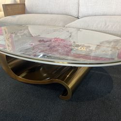 coffee table，$380