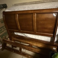 Queen Solid Wood Bed Frame w/ 6 Storage Drawers – READ