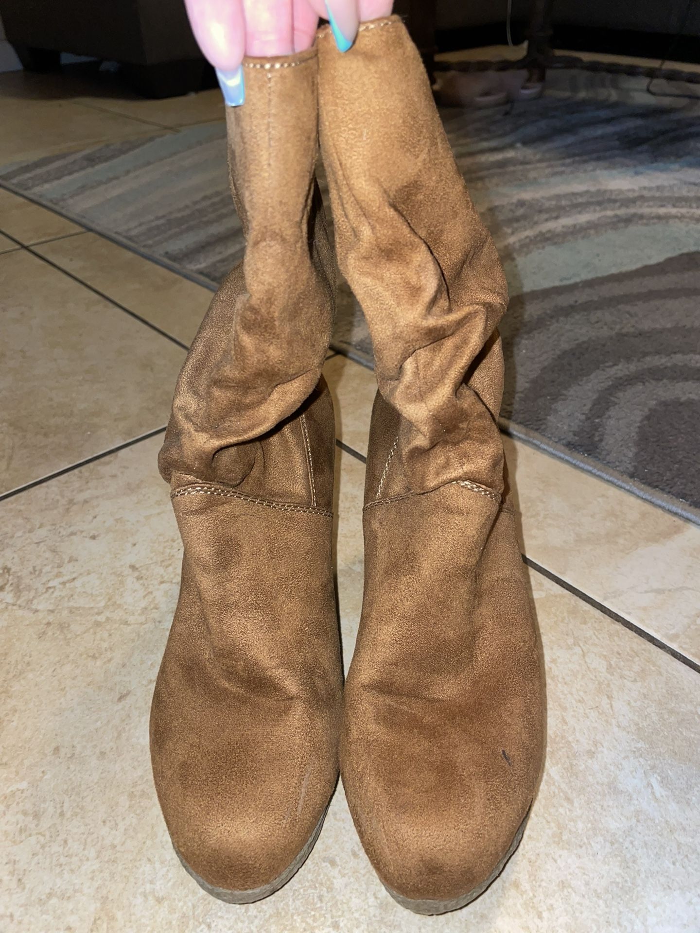 Suede boots Barely Worn