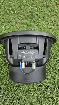 Pair Of JL AUDIO 10W6v3=D4 Speakers