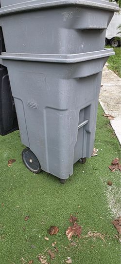 Toter 64 gallon trash bin... heavy duty commercial grade...224 lb capacity...$50 each
