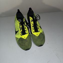 Nike Flyknit Size 11 