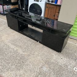 Entertainment center