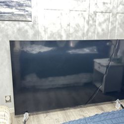 Samsung 82” Tv