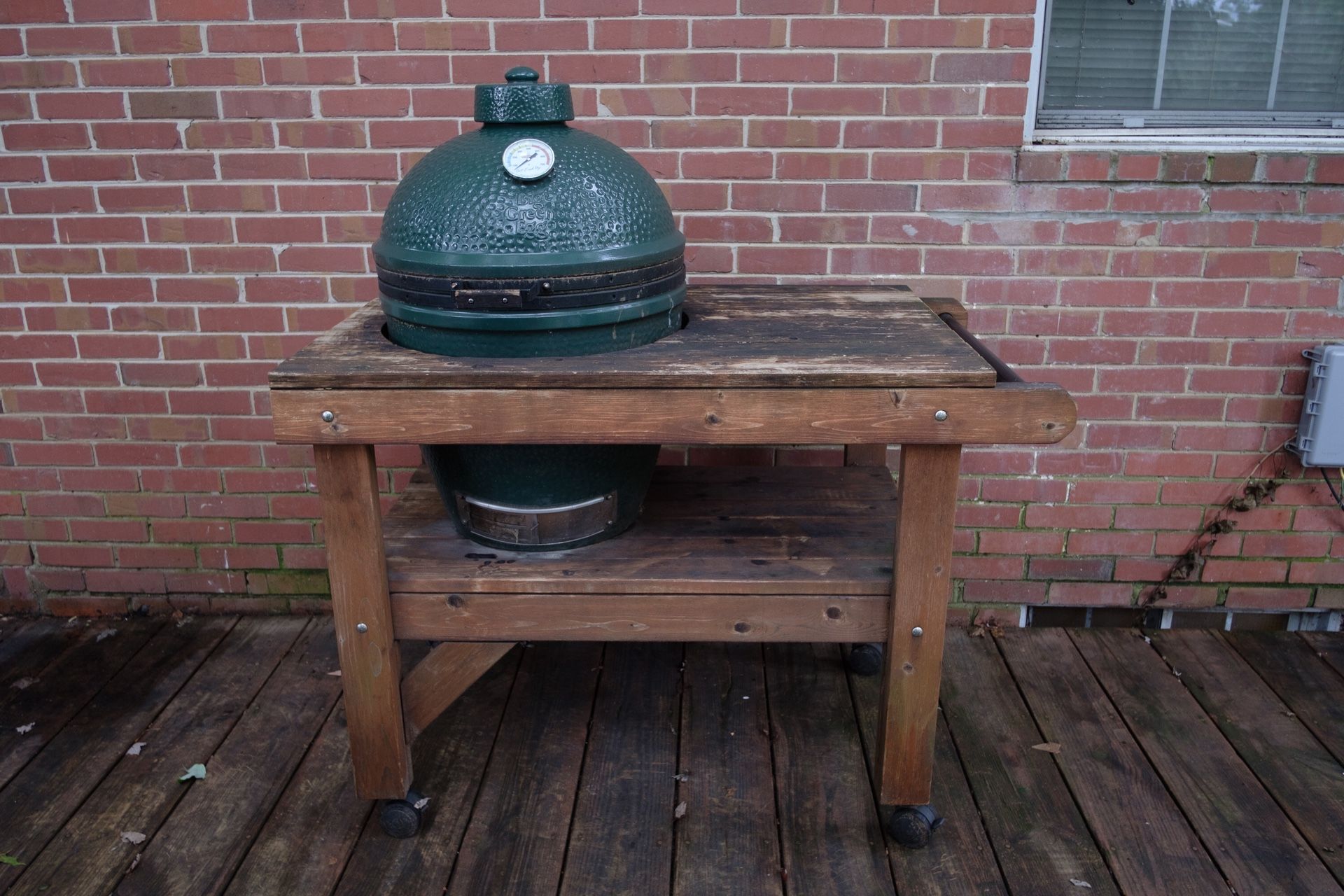 Green egg stand