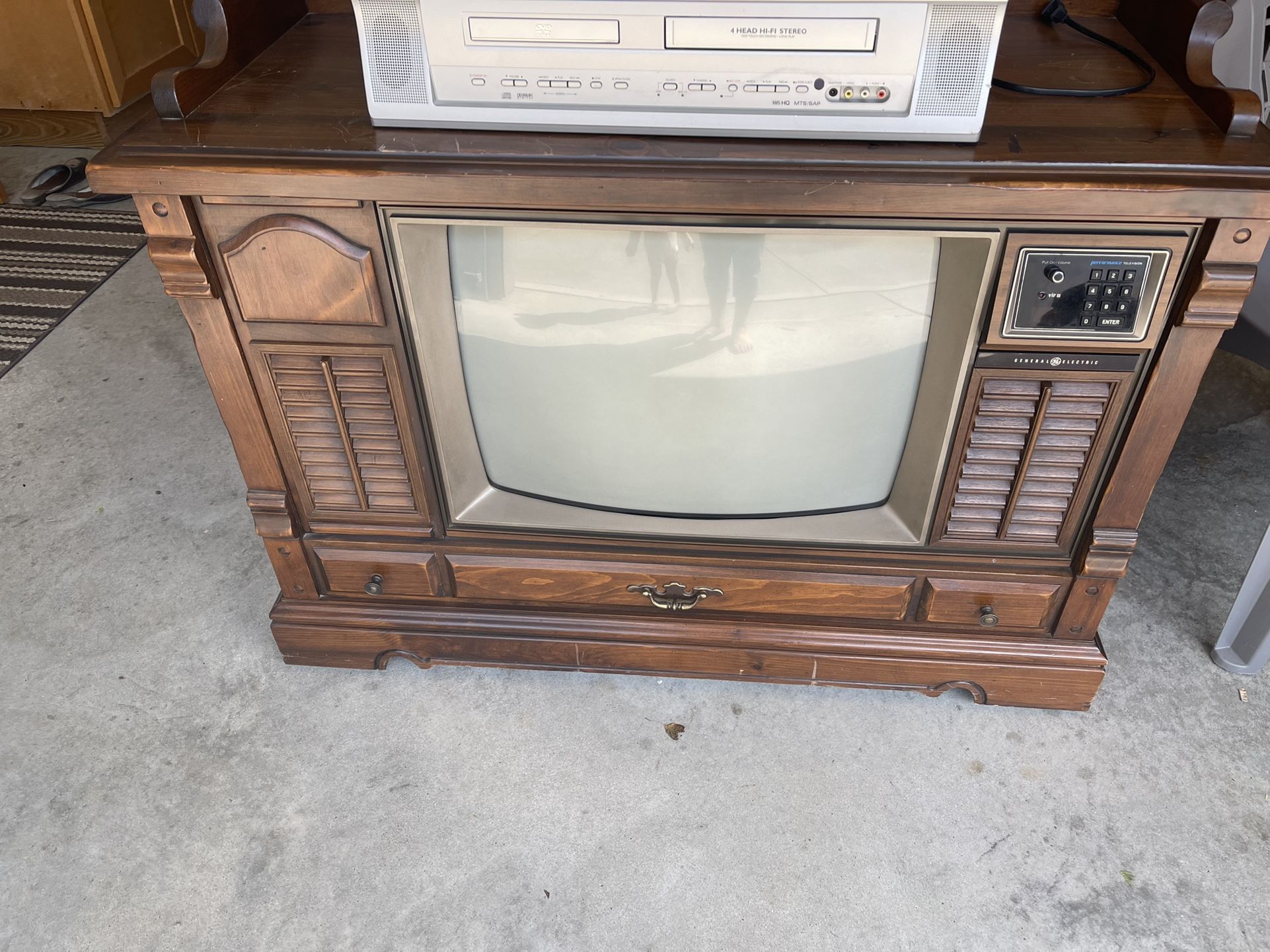 Vintage General Electric TV