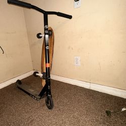 TFox Scooter & Natural Drift Skateboard 