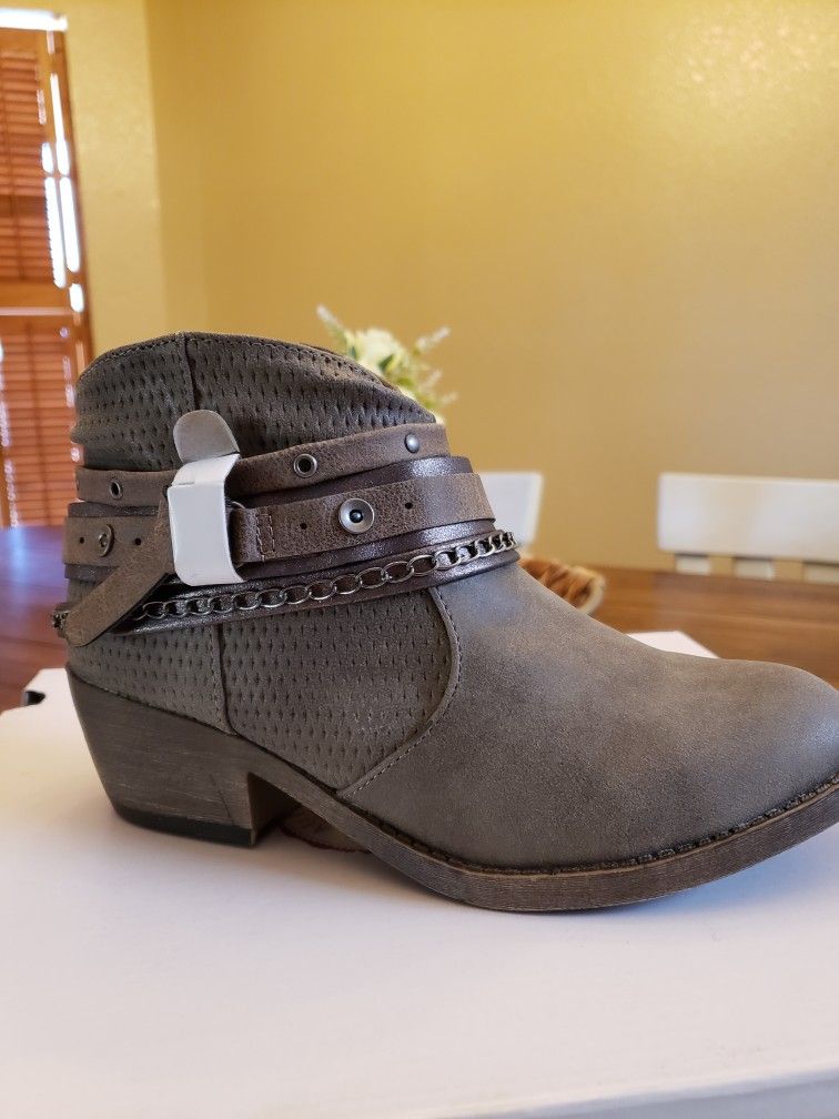 Ladies Boots for Sale in Mcallen, TX OfferUp