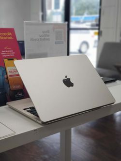 Apple - MacBook Pro (13-inch, M2, 2022) 8 CPU - 10 GPU | 8GB RAM | 256GB SSD Fair Silver