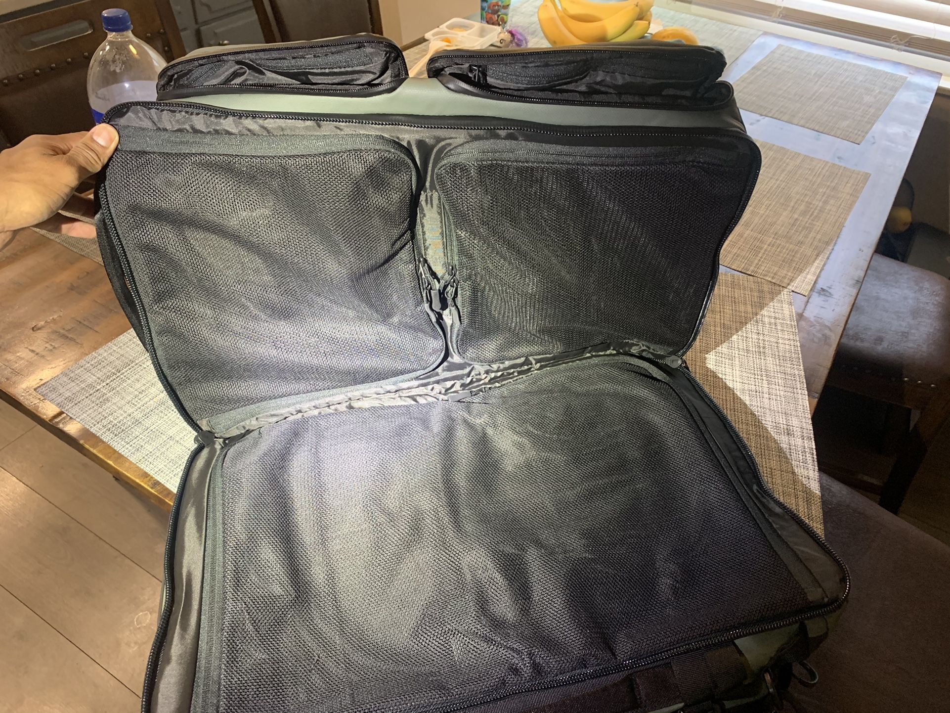 Wandrd HEXAD Access 45L Duffel Bag GREEN. Premium Modular Carry On