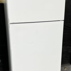 30” Refrigerator 18cu.ft. White