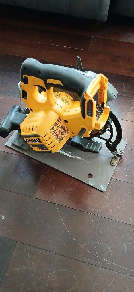 Skilsaw Dewalt 60 V