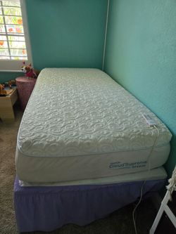 Tempur-Pedic Cloud Supreme Breeze Twin XL Mattress + Serta Adjustable Base lifts head and foot