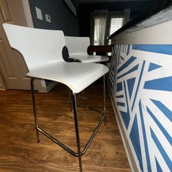 2 Bar Stools No