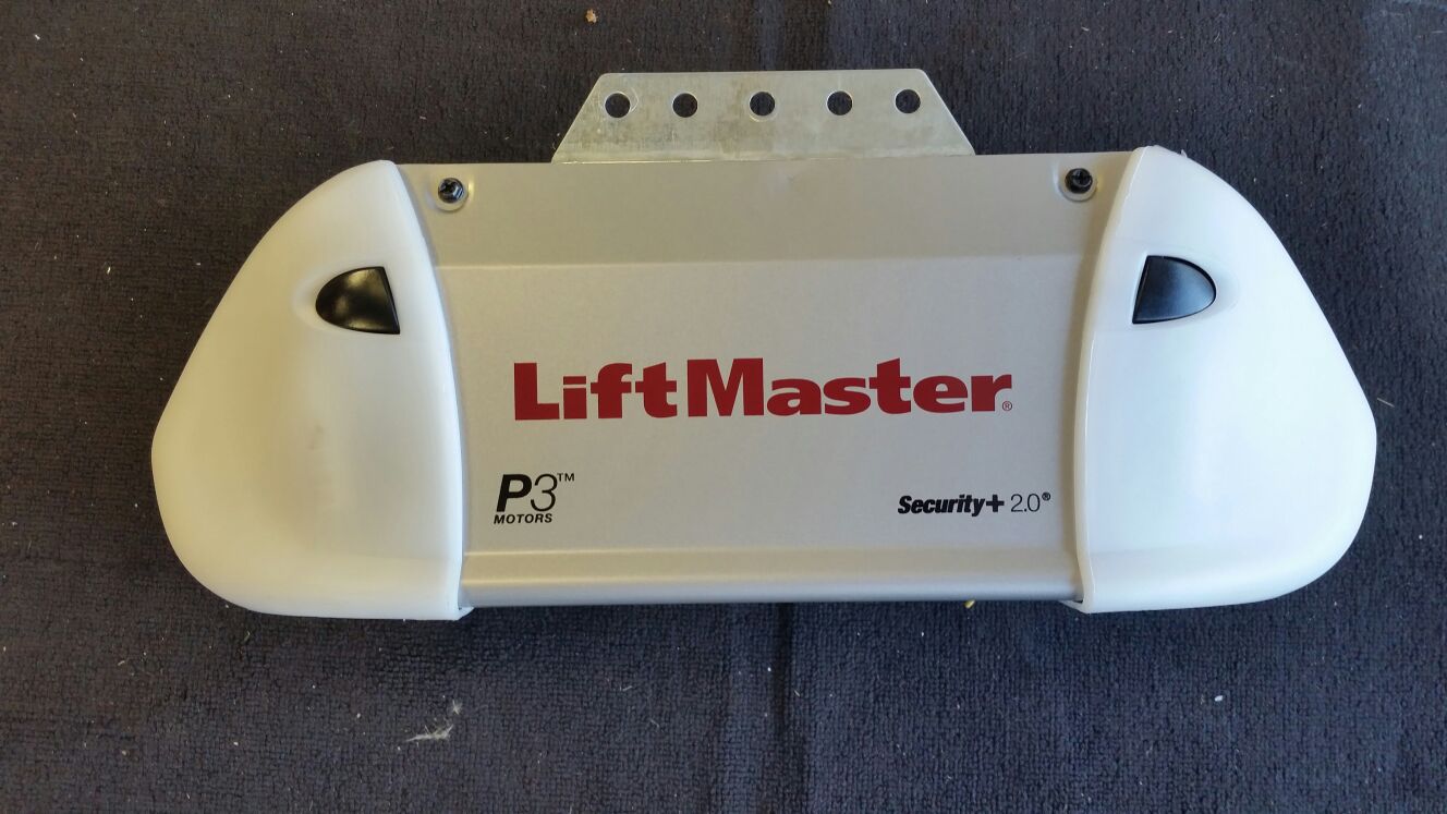 Liftmaster P3 security plus 2.0 garage door opener for Sale in Worth, IL - D69e2f7f35f44a80a3a5948342420155