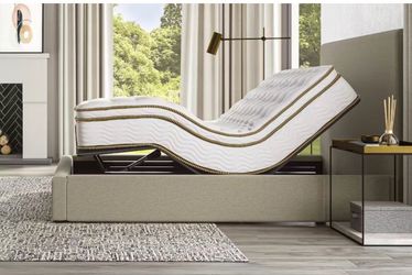 King Adjustable Bed Base with Massage – Excellent Condition