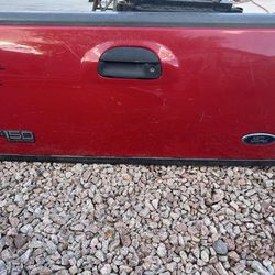 Ford f-150 2003 tail gate