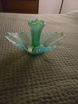 Fostoria Herloom Opalescent Green Glass Bowl/Vase