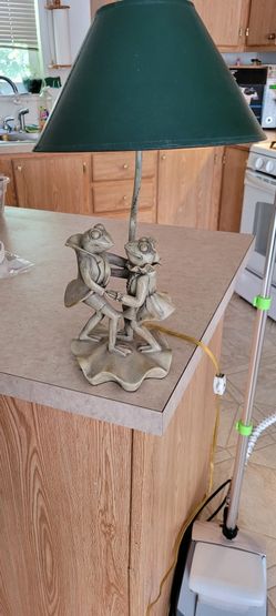 Vintage Dancing Frogs On A Lilly Pad