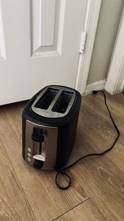 Bread toaster