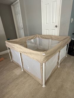 Baby playpen