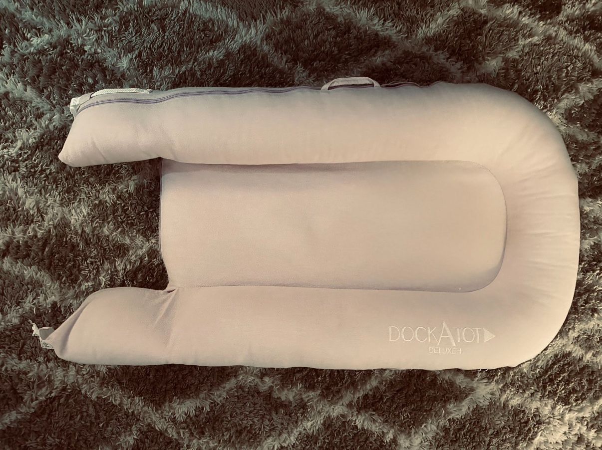Dockatot Deluxe + Baby Lounger - New