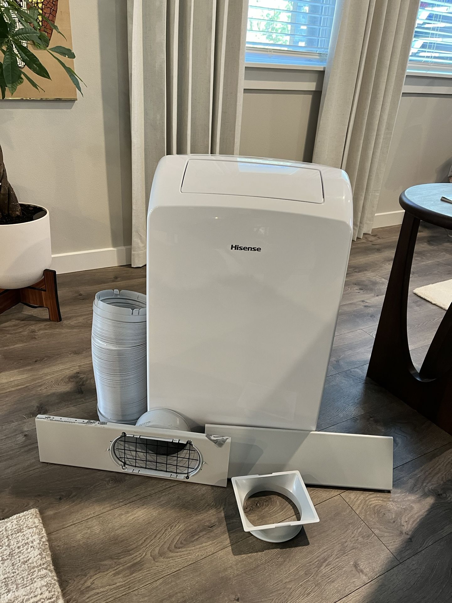 Air Conditioner (Hisense 7000 BTU) Remote Included