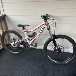 Specialized Status 2 Full Suspension Mountain Bike White 