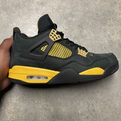 Jordan 4 Retro ‘Thunder’