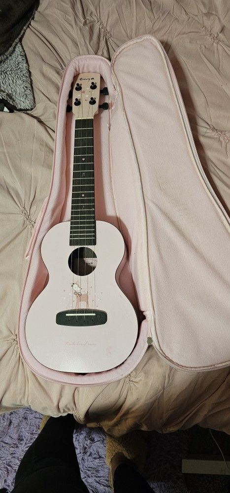 Pink Concert Ukulele