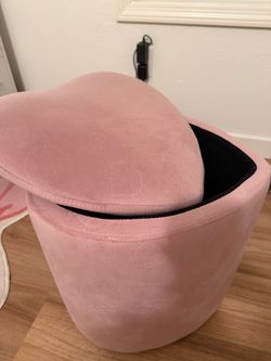 Hello kitty impression stool