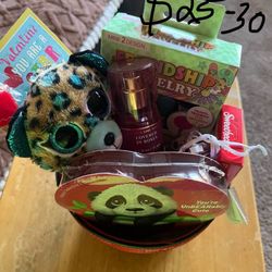 Valentines Baskets Different Plush In Every Baskets I Have $25 & Up Male & Female Including Boys & Girls 