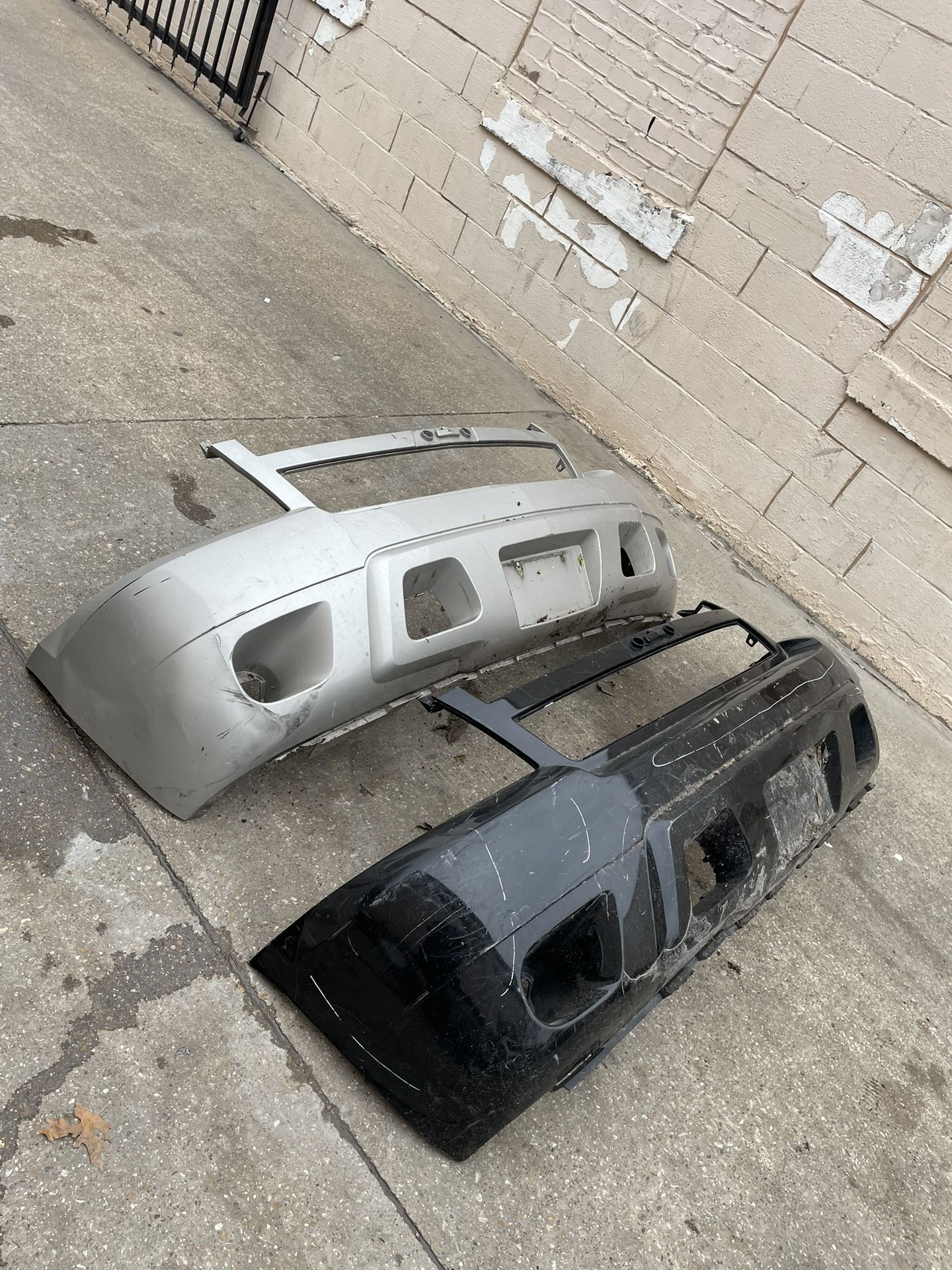 2008-2013 CHEVROLET TAHOE FRONT BUMPER OEM