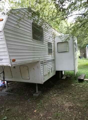 5th wheel going for good price