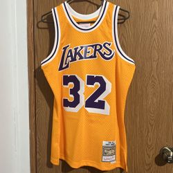 Lakers 84-85 Jersey 