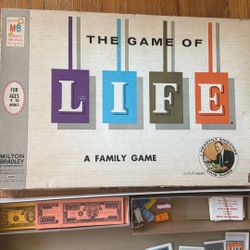 Life Game by Milton Bradley