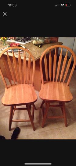 2 Oak Bar Stools/Chairs