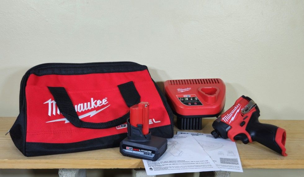 *NEW* M12 Fuel Compact Impact Wrench + M12 XC 5.0 Battery + M12 Charger + M12 Fuel Tool Bag