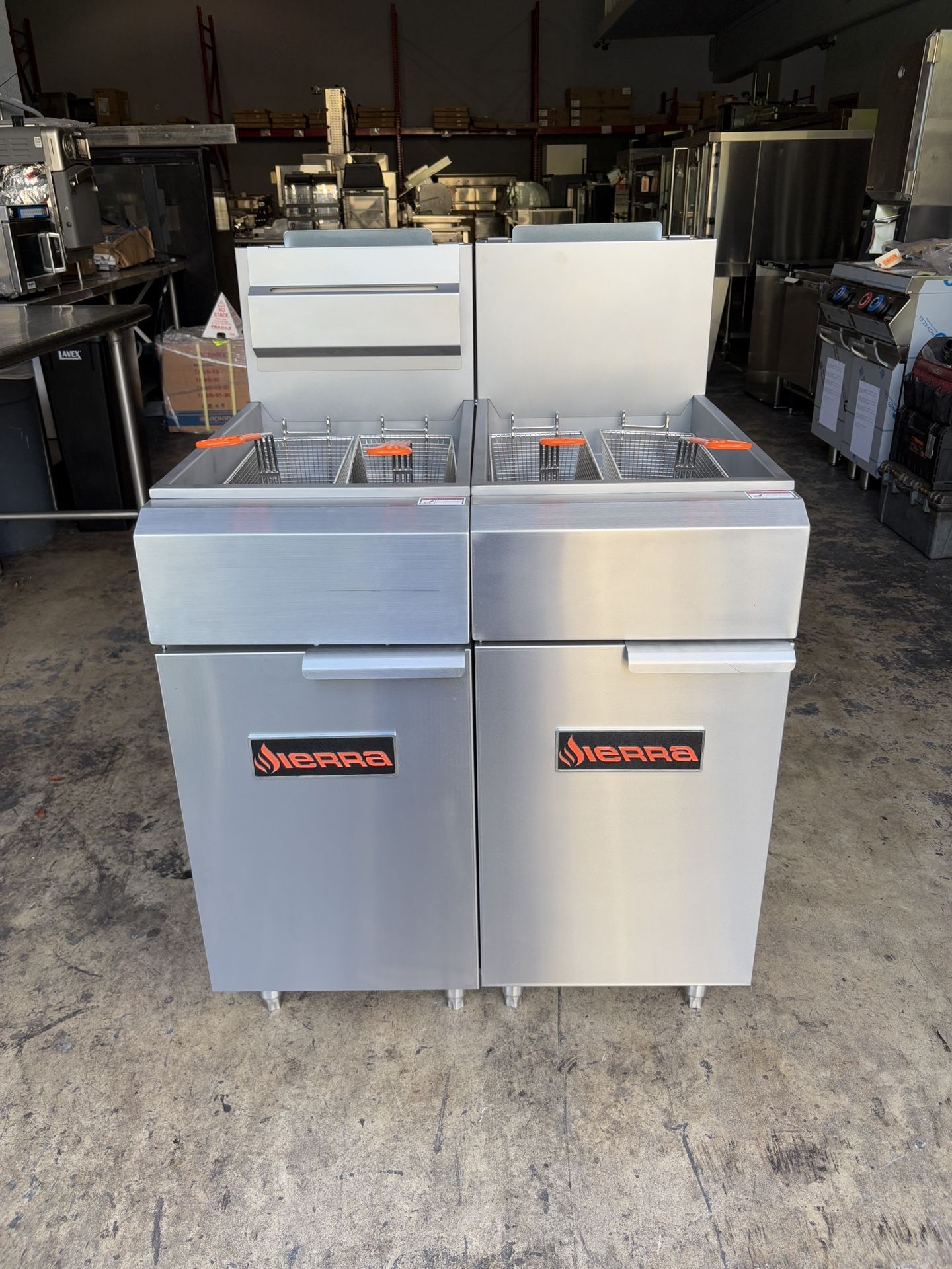 Commercial Deep Fryer - Restaurant Equipment - Griddle - Char-Broiler
