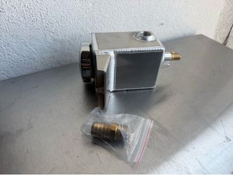 Aluminum Power Steering Reservoir Tank/Bottle [Compatible with 05-18 Ford Mustang]