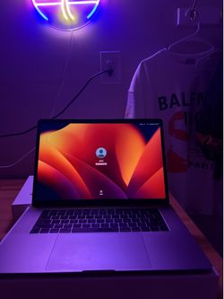 MacBook Pro 15” (2017)