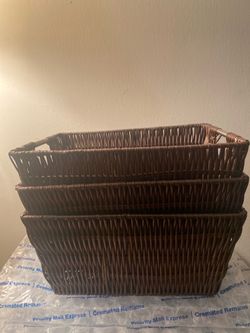 Set of 3 wicker baskets