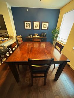 Counter Height Expandable Dining Table & 4 Chairs – Built-In Leaf